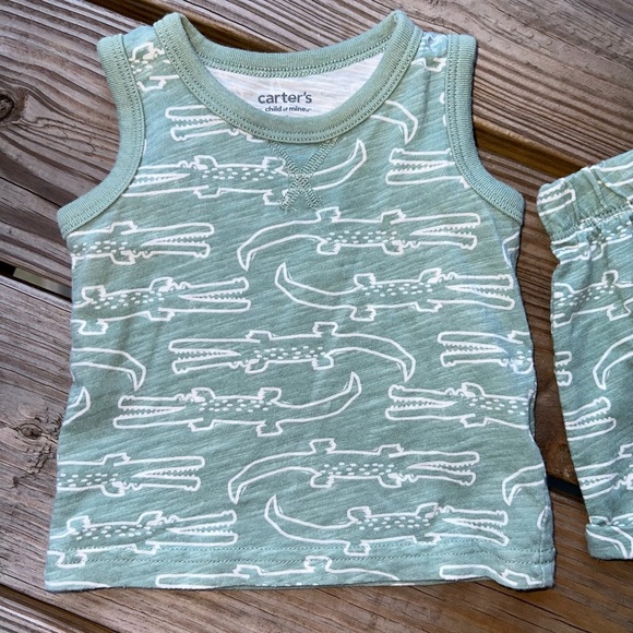 Carter’s 3-6M tank top and shorts outfit - Infant Baby - Picture 4 of 5